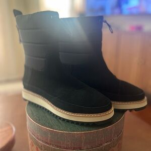 Black Winter Boots with Ortholite Insoles